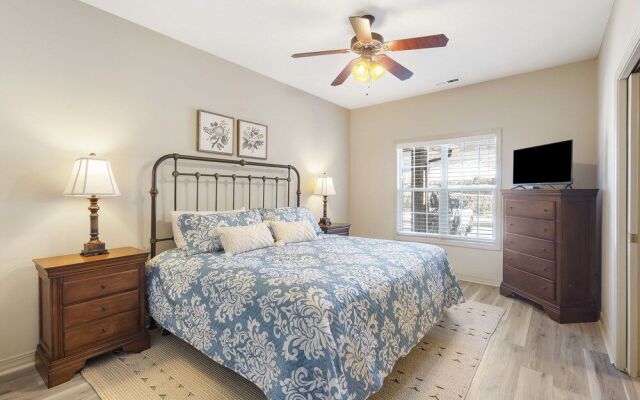 Birdie Lane Beauty - Golf, Pools, Gym, & More!