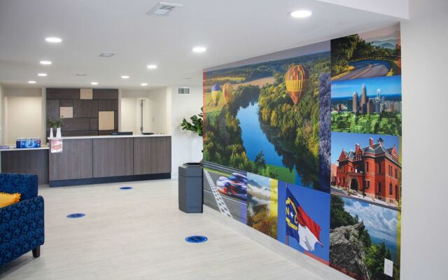 Clarion Pointe Statesville