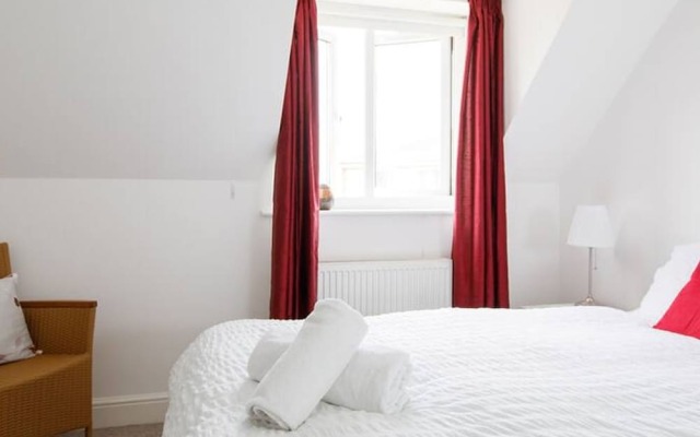 Lovely Selsey Apartment With sea Views Sleeps 4