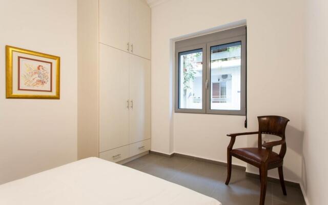 Renovated 2025 5 Bdr House Near Acropolis - New Beds Terrace Green Yard