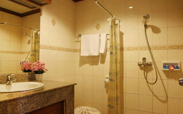 Jiraporn Hill Resort