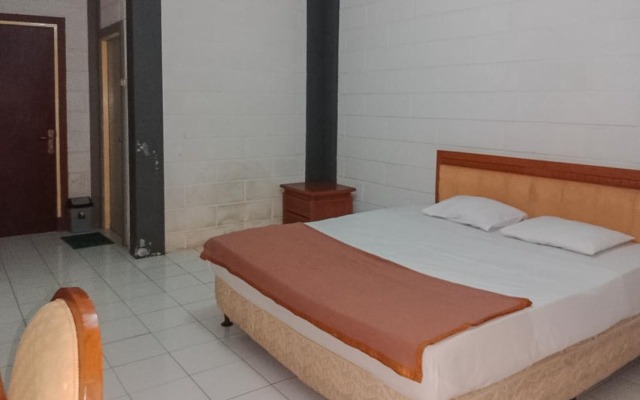 Kampung Resort Pertiwi RedPartner