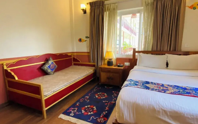 Three Jewels Boutique Hotel
