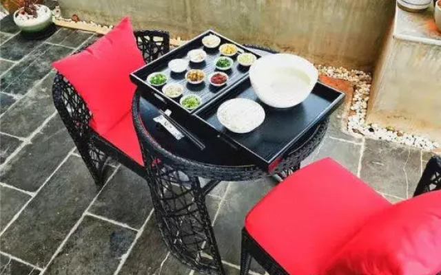 Guanlanting Homestay (Jianshui Zitao Street)