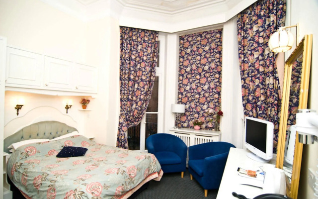 Maranton House Hotel