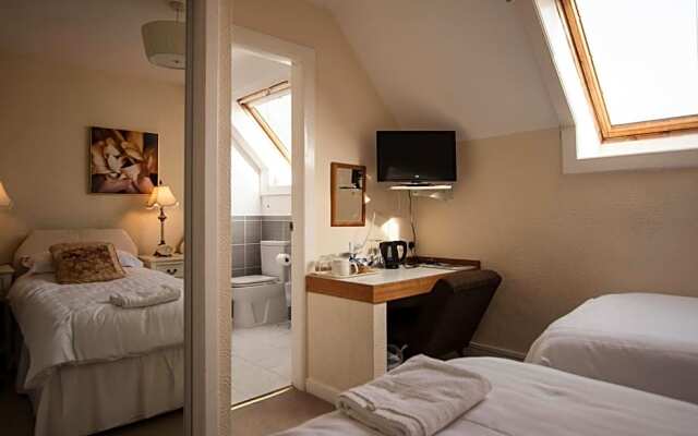 Castle Arms Hotel
