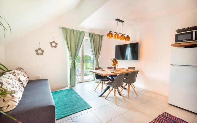 Apple tree apartment