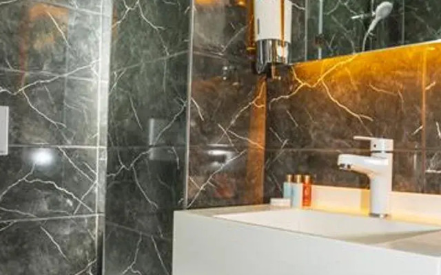 216 Yali Suites