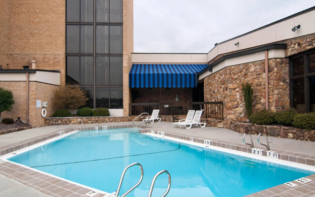 Comfort Inn & Suites near Danville Mall