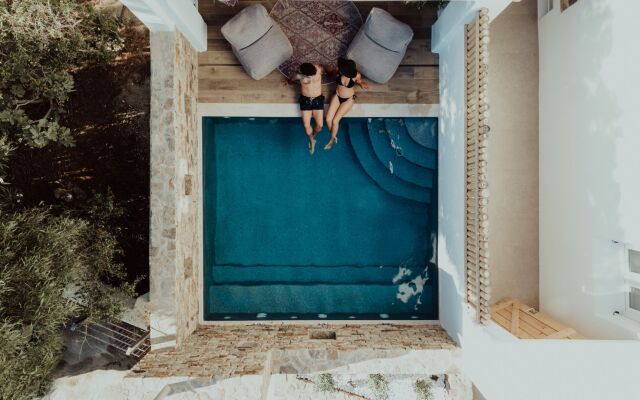 Sunday Luxury Suites Naxos