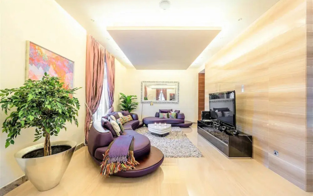Ultimate Luxury sea front villa with private pool Palm Jumeirah