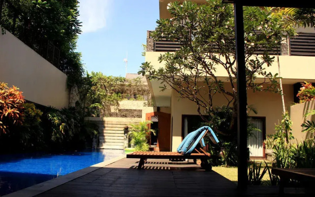 Alam Warna Villas & Apartment