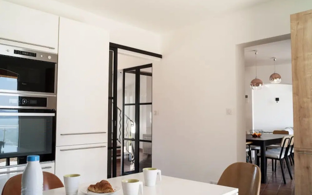 Uxurious Villa in Fréjus With Heated Pool & Panoramic View