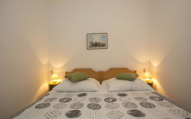 Apartment 34
