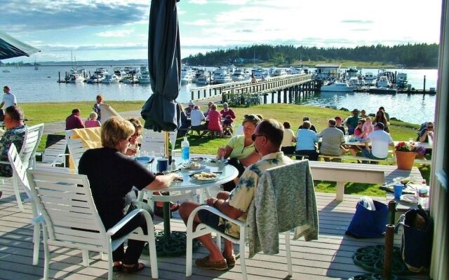 Lopez Islander Resort