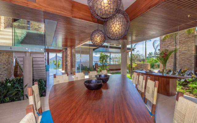 Sunny Vacation Villa 12