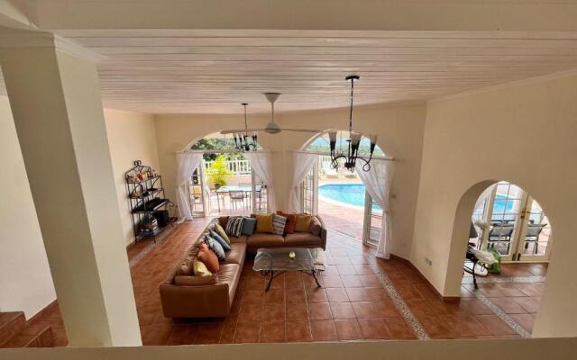Stunning 4-bed Villa in Gros Islet, St Lucia