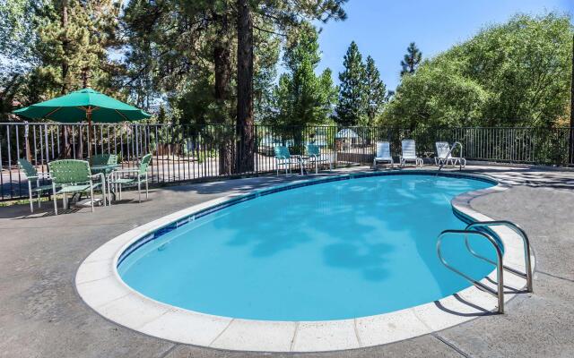 Travelodge by Wyndham Big Bear Lake CA