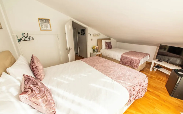 poseidon kınalıada pansiyon