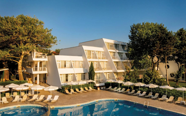 AluaSun Helios Beach – All Inclusive