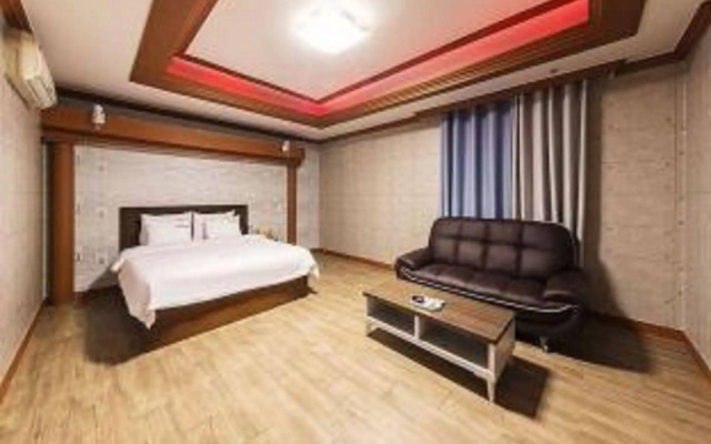 Academy Motel