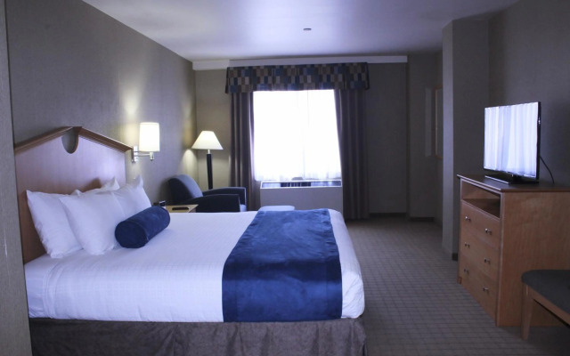 Marco LaGuardia Hotel & Suites