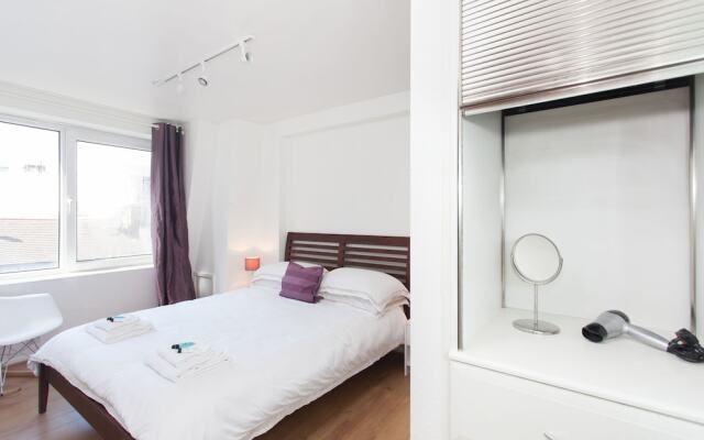 Oxford Street & Soho Modern 2 Bed Apt