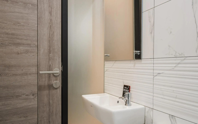 RedDoorz Plus near Senayan City