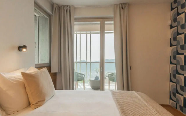 Pureview Luxury Suites, with breakfast & pool