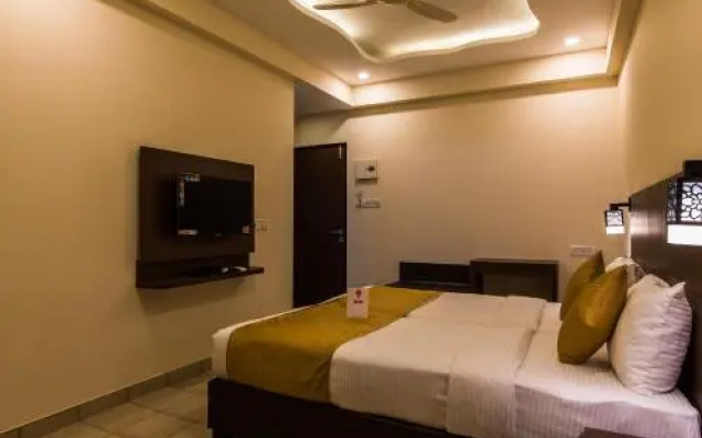 Hotel De Alcazar by OYO Rooms