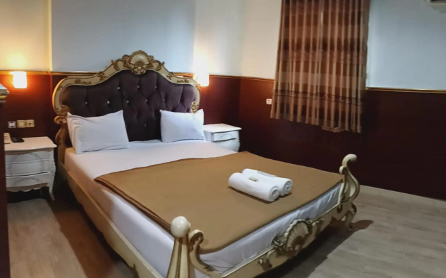 Grand Batik Inn