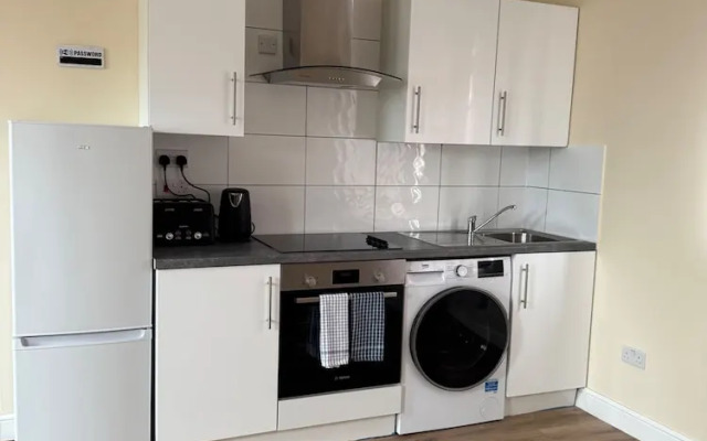 London Retreat With Great Location