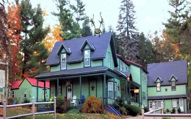 Spruce Moose Lodge and Cottages