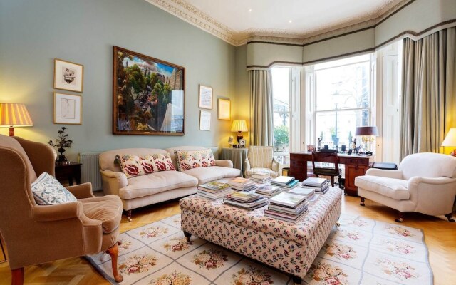 Holland Park Classicism