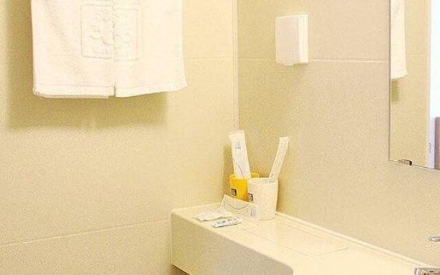 Eaka 365 Hotel North Tianshan Road Branch
