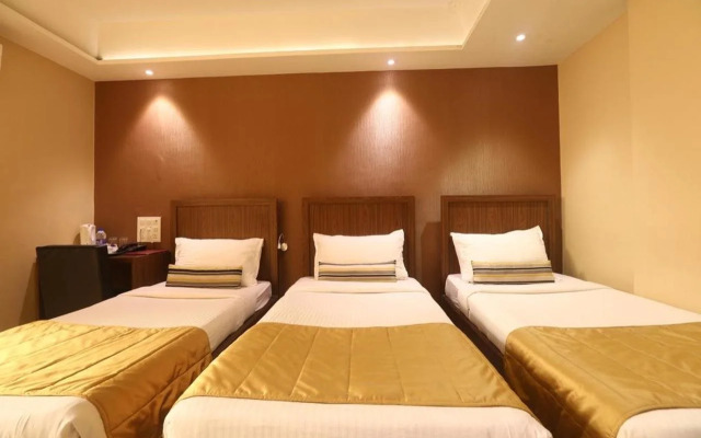 Mumbai Metro - The Executive Hotel