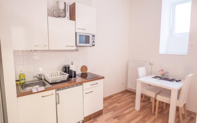 Grand Central Studio Apartments