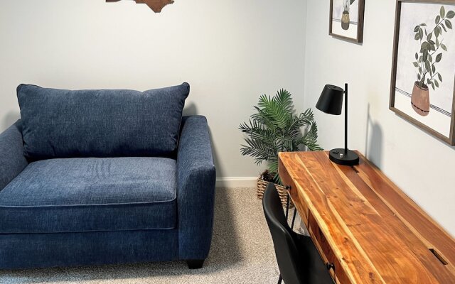 Walk to Dtwn & Breweries: Townhome in Cary!