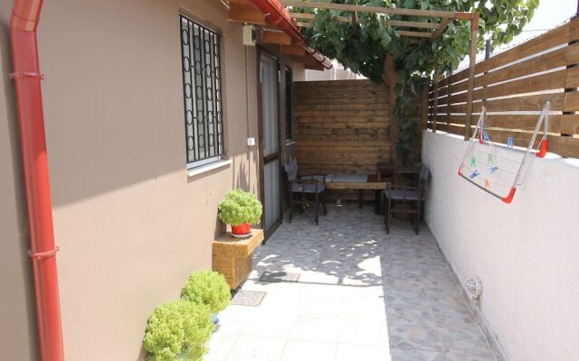 Pikinas Studios near ATH airport