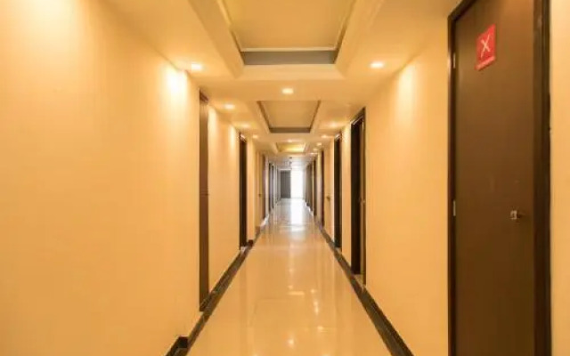 Hotel Solitaire by OYO Rooms