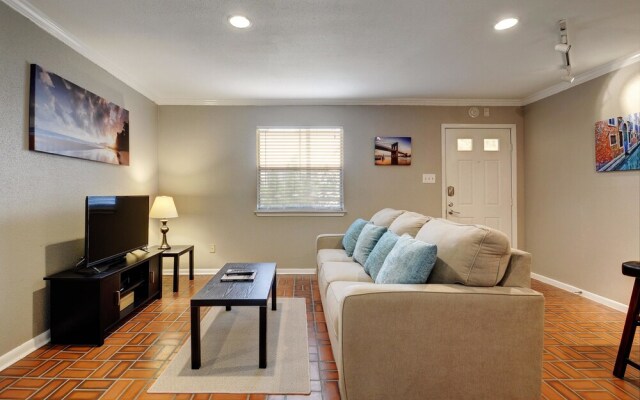 Austinstays Downtown Condo