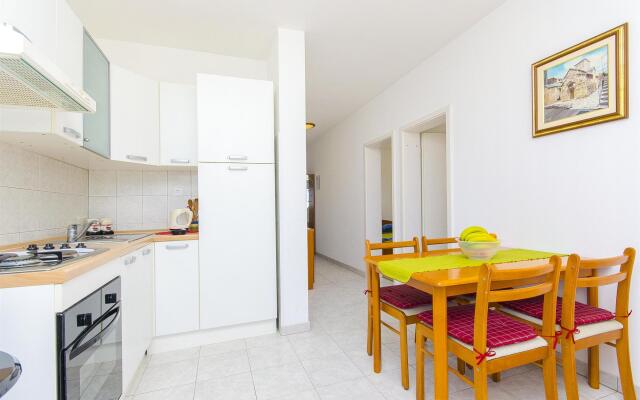 Apartments Kažimir in Necujam - island Solta