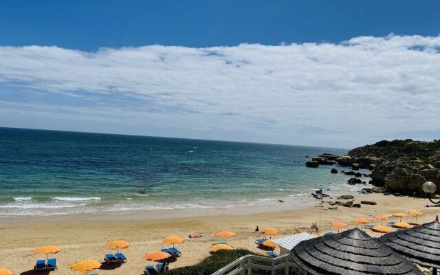 Borda d'Água, Praia da Oura