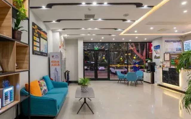 Super 8 Hotel (Xuzhou Suining Bayi Middle Road Xingmei Plaza)