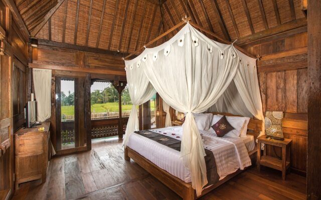 Kawan Antique Ubud Villa