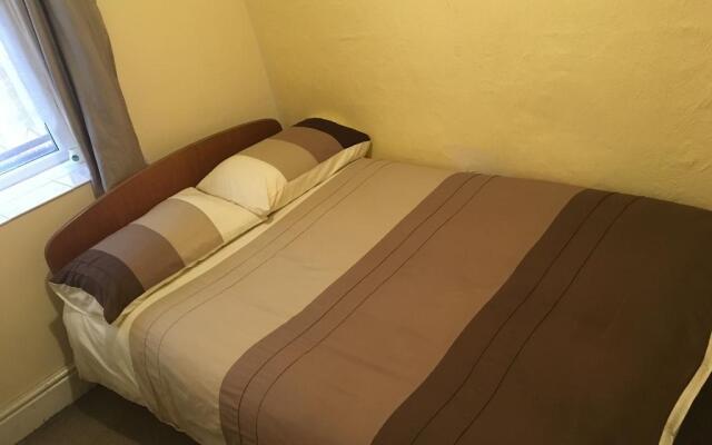 Crossways Hotel