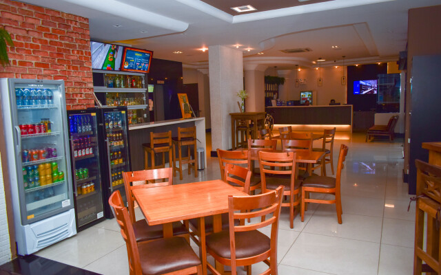 Camboriú Praia Hotel