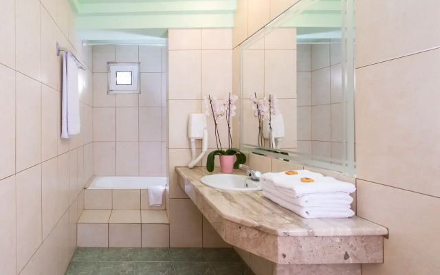 Creta Hotel