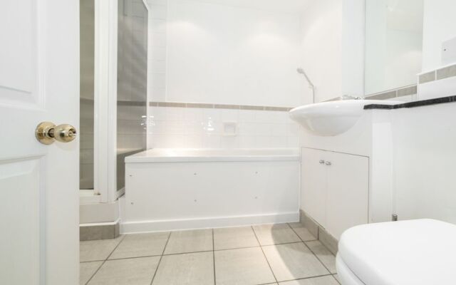 Excel Apartments Bloomsbury 2