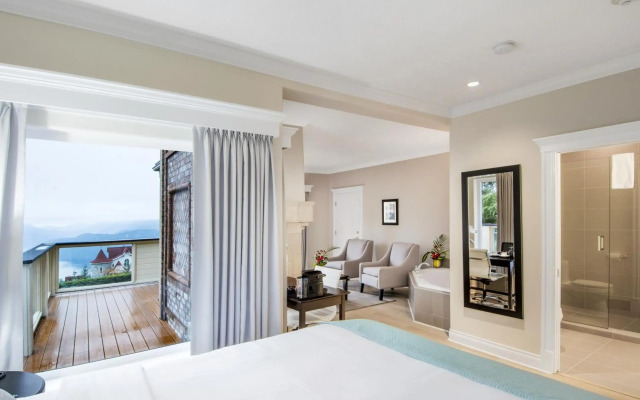 Villa Eyrie Resort